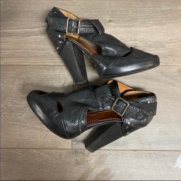 Givenchy | Vintage Chunky T Strap Peep Toe Heels - Picture 8 of 9